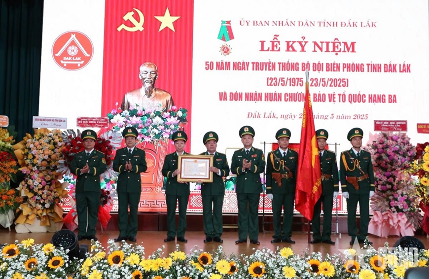 Bộ đội Biên phòng tỉnh Đắk Lắk đón nhận Huân chương Bảo vệ Tổ quốc hạng Ba